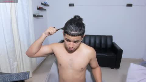 samxx_muscle online show from June 10, 2026, 12:48 pm