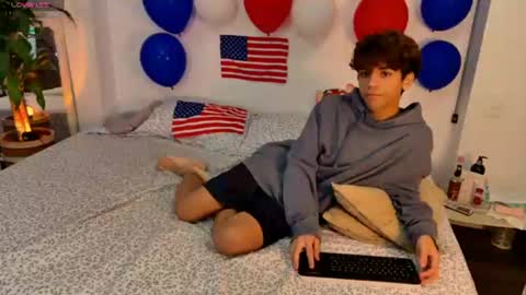 Snapshot of samy_twink chatting on July 5, 2026, 2:40 am Sammy online show from July 5, 2026, 2:40 am