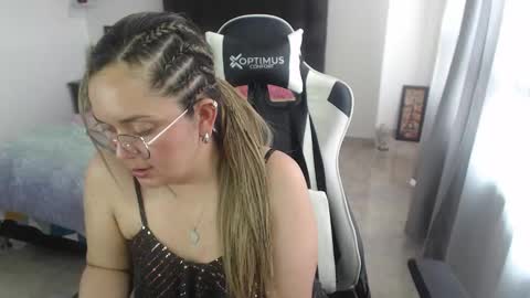 samy_vsn online show from February 5, 2025, 5:53 pm