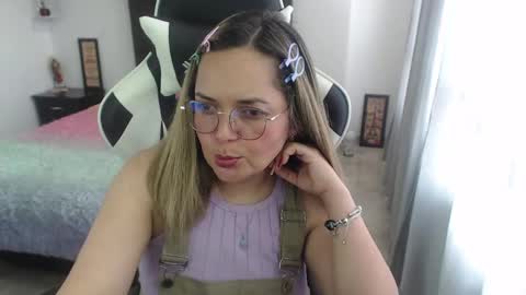 samy_vsn online show from February 6, 2025, 5:51 pm