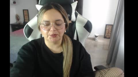 samy_vsn online show from February 21, 2025, 6:04 pm