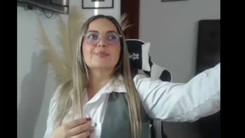 samy_vsn online show from September 23, 2025, 10:24 pm