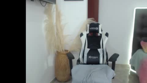 samy_vsn online show from November 10, 2025, 7:24 pm