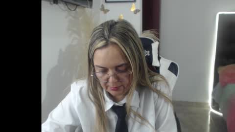 samy_vsn online show from December 4, 2025, 1:04 am