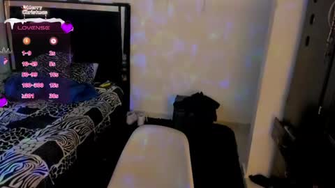 SamyHolbrook online show from December 30, 2024, 12:31 pm