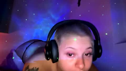 Samymoon online show from December 19, 2025, 12:06 am