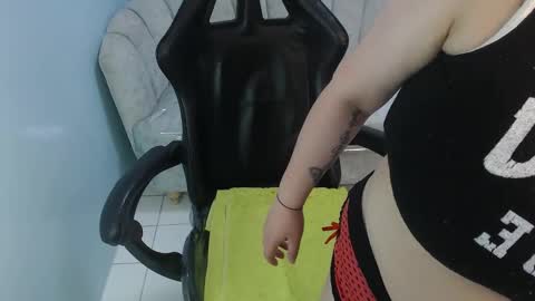 samythomas_t online show from February 21, 2026, 8:21 pm