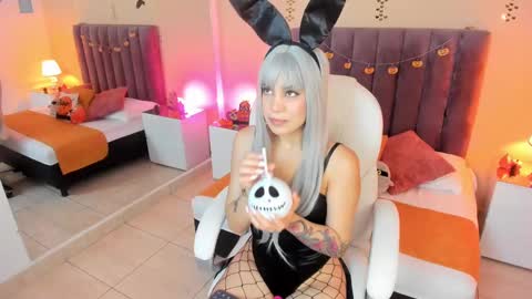 samyy_johnson online show from October 7, 2025, 1:41 pm