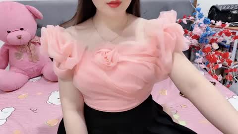 sanami_sian_ online show from April 18, 2026, 2:32 pm