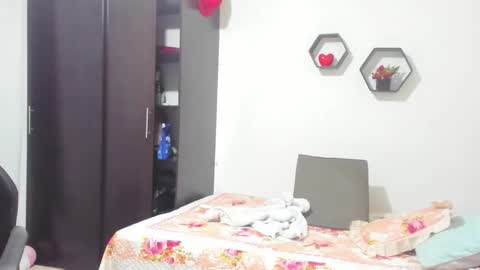 Sanddi  online show from January 16, 2026, 8:24 pm