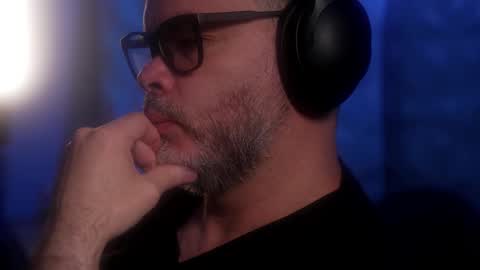 Sanders online show from October 8, 2025, 2:53 am