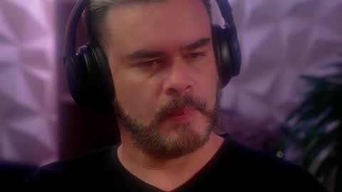 Sanders online show from January 7, 2026, 3:42 am