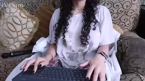Snapshot of sandi_blue_ chatting on April 11, 2026, 2:43 pm sandi online show from April 11, 2026, 2:43 pm