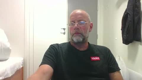 sandnesrune523 online show from September 21, 2025, 10:39 am