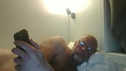 sandnesrune523 online show from May 20, 2026, 6:03 pm