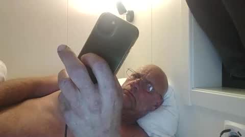 sandnesrune523 online show from June 11, 2026, 5:16 am