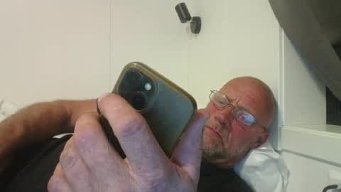 sandnesrune523 online show from June 13, 2026, 9:02 pm