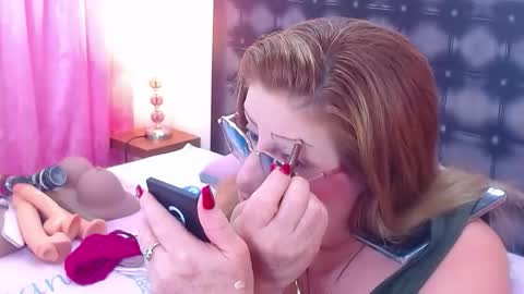 Snapshot of sandra_20_ chatting on September 22, 2025, 11:23 am SANDRA online show from September 22, 2025, 11:23 am