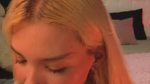 Snapshot of sandraboyl chatting on November 28, 2025, 2:14 am Sandy online show from November 28, 2025, 2:14 am