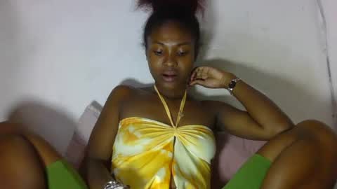 sandricaaa online show from March 25, 2026, 10:49 pm