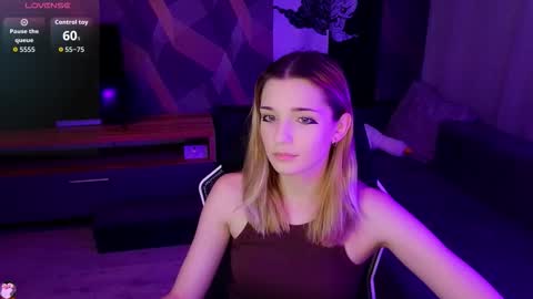 sandy_belle88 online show from September 23, 2025, 6:44 pm