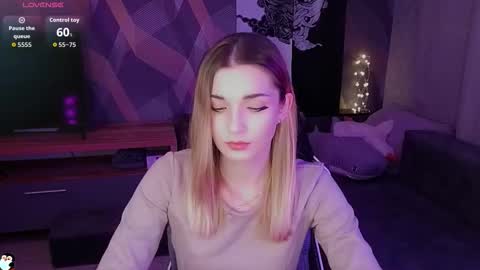 sandy_belle88 online show from November 28, 2025, 10:45 pm