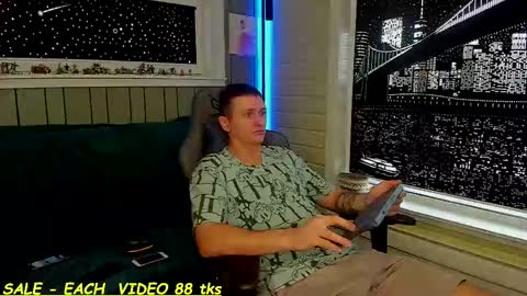 Sandy and Chris online show from March 8, 2025, 8:00 am