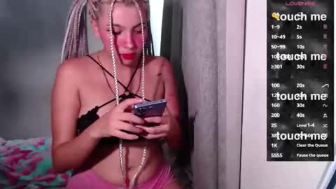 sandy_straw online show from November 23, 2025, 9:03 pm