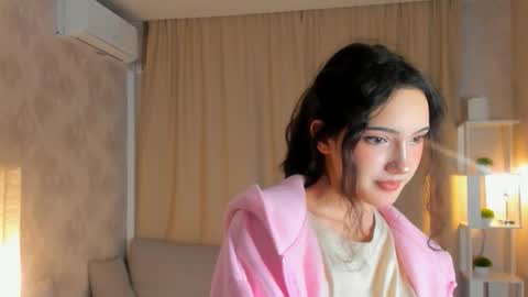 Leya online show from October 19, 2025, 6:19 pm