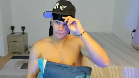 Snapshot of sant_wahlberg chatting on May 15, 2026, 10:50 pm Sant online show from May 15, 2026, 10:50 pm