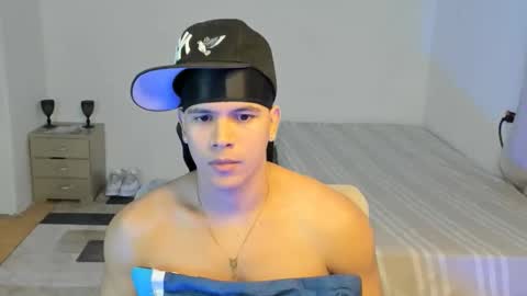 Snapshot of sant_wahlberg chatting on May 16, 2026, 12:29 am Sant online show from May 16, 2026, 12:29 am