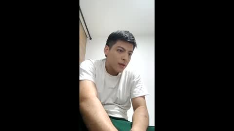 Santiago Henao online show from June 8, 2026, 1:28 am