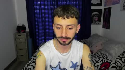 Snapshot of santi_mateo chatting on April 6, 2026, 10:54 pm Santi online show from April 6, 2026, 10:54 pm