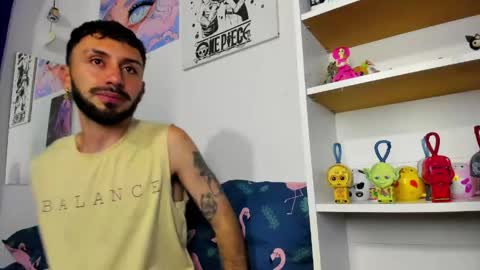 Snapshot of santi_mateo chatting on May 17, 2026, 1:03 am Santi online show from May 17, 2026, 1:03 am