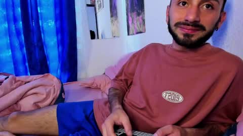 Snapshot of santi_mateo chatting on May 19, 2026, 7:09 pm Santi online show from May 19, 2026, 7:09 pm
