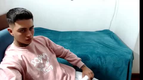 santi_ss online show from September 15, 2025, 11:27 pm