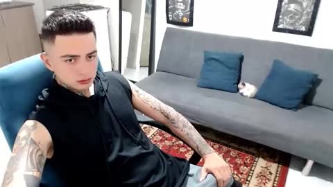 santi_ss online show from November 26, 2025, 1:17 am