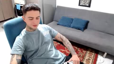 Snapshot of santi_ss chatting on January 18, 2026, 4:00 pm santi_ss online show from January 18, 2026, 4:00 pm