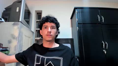 santi_twink19 online show from February 3, 2026, 6:40 am