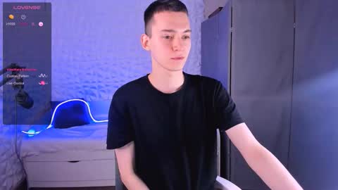 santiago__perez online show from November 28, 2025, 2:53 pm