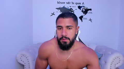 santiago_huntt online show from September 13, 2025, 12:38 pm
