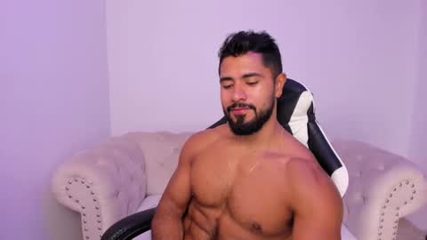 santiago_huntt online show from March 7, 2026, 12:46 pm