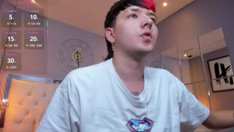 SANTIAGO  online show from April 1, 2026, 11:24 pm