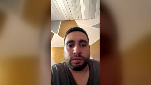 santiagoalvaradoortiz5 online show from May 3, 2026, 6:58 pm