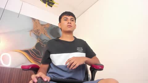 Snapshot of santiagocool chatting on April 18, 2026, 12:31 pm santiagocool online show from April 18, 2026, 12:31 pm