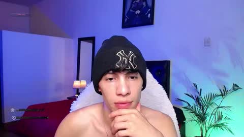 SANTAGO online show from November 13, 2025, 2:49 pm