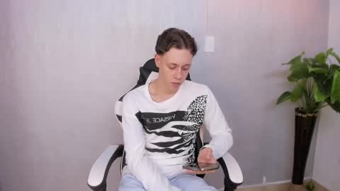 Julius Novachrono  online show from September 9, 2025, 7:13 pm