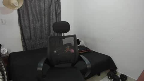 Julius Novachrono  online show from April 20, 2026, 9:01 am