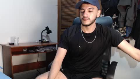 santiexxx online show from October 18, 2025, 3:53 am