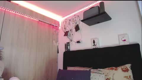 Santii online show from March 3, 2026, 7:31 pm